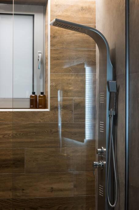 Ferienwohnung Stylish Abode Under Acropolis W/ Sunny Courtyard! Athen Exterior foto
